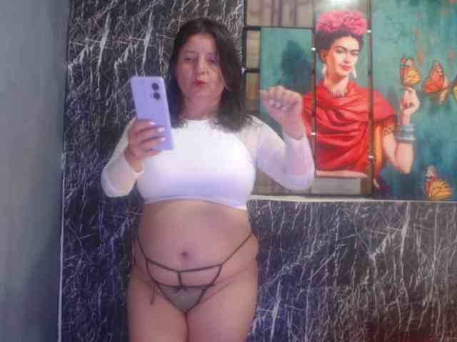 DeboraCienfuegos25 webcam