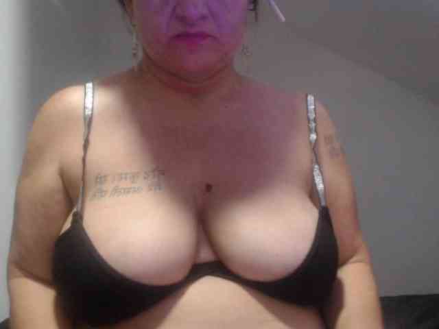 DeboraCienfuegos25 webcam