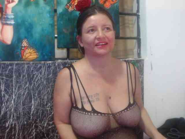 DeboraCienfuegos25 webcam