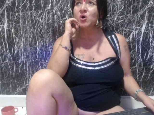 DeboraCienfuegos25 webcam