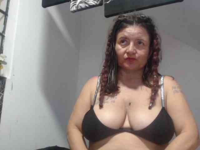 DeboraCienfuegos25 webcam
