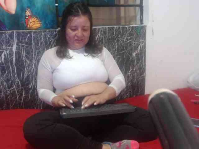 DeboraCienfuegos25 webcam