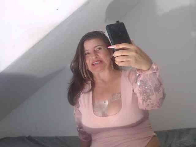 DeboraCienfuegos25 webcam