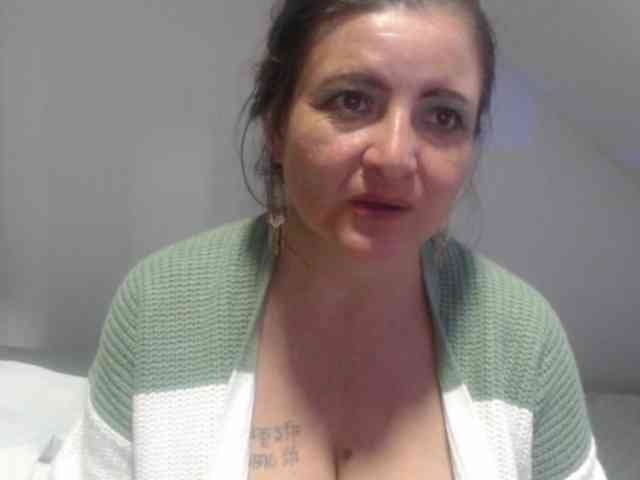 DeboraCienfuegos25 webcam