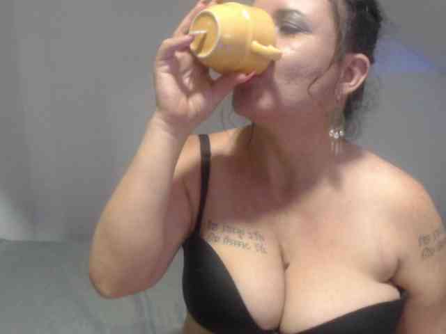 DeboraCienfuegos25 DeboraCienfuegos25