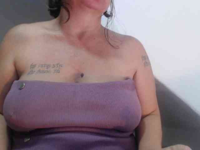 DeboraCienfuegos25 webcam