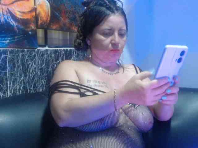 DeboraCienfuegos25 DeboraCienfuegos25