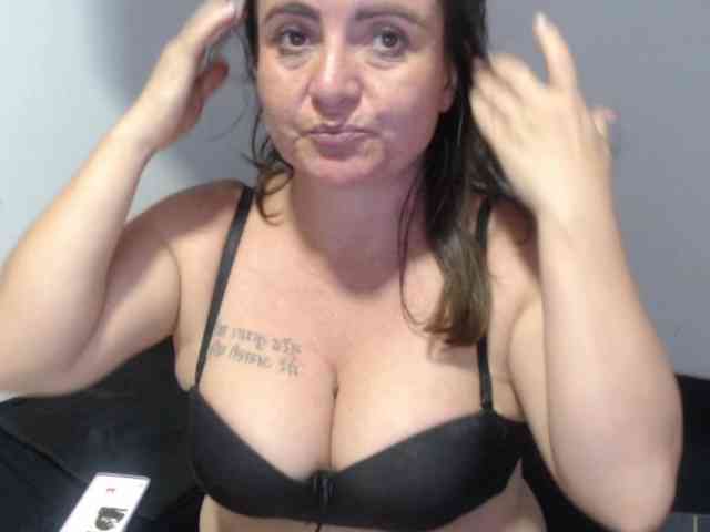 DeboraCienfuegos25 webcam