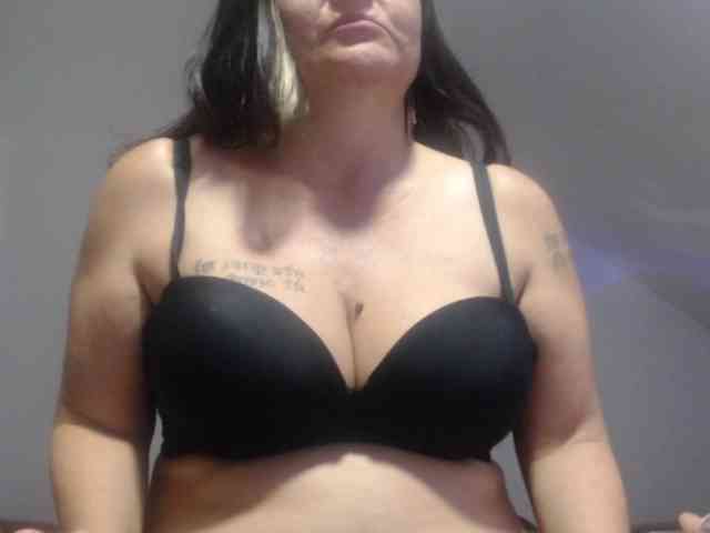 DeboraCienfuegos25 webcam