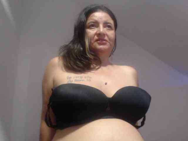 DeboraCienfuegos25 webcam