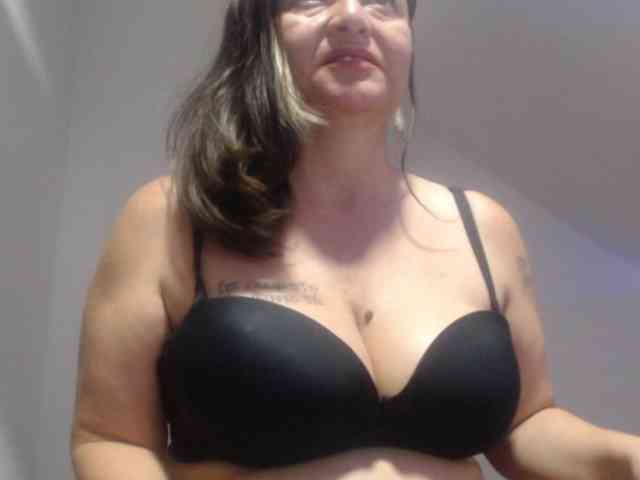 DeboraCienfuegos25 webcam