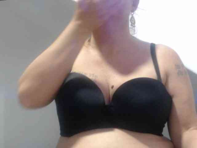 DeboraCienfuegos25 webcam