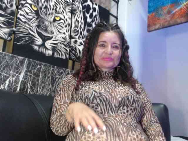 DeboraCienfuegos25 DeboraCienfuegos25