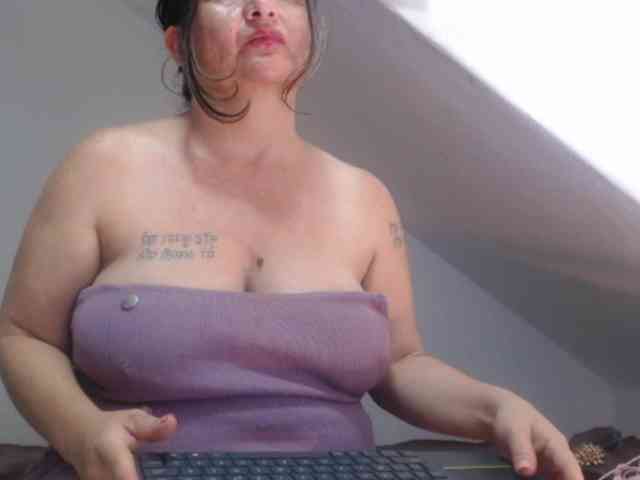 DeboraCienfuegos25 webcam