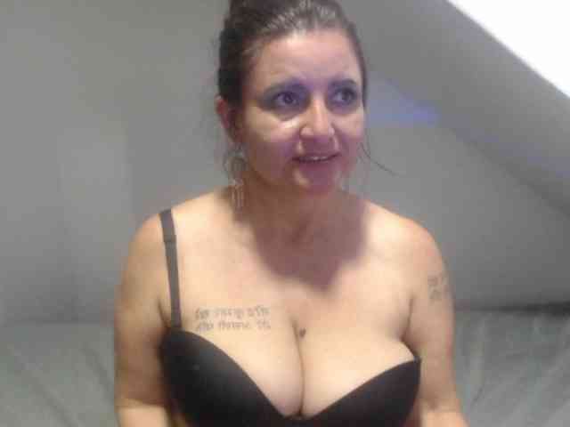 DeboraCienfuegos25 webcam