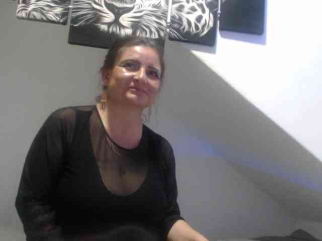 DeboraCienfuegos25 webcam