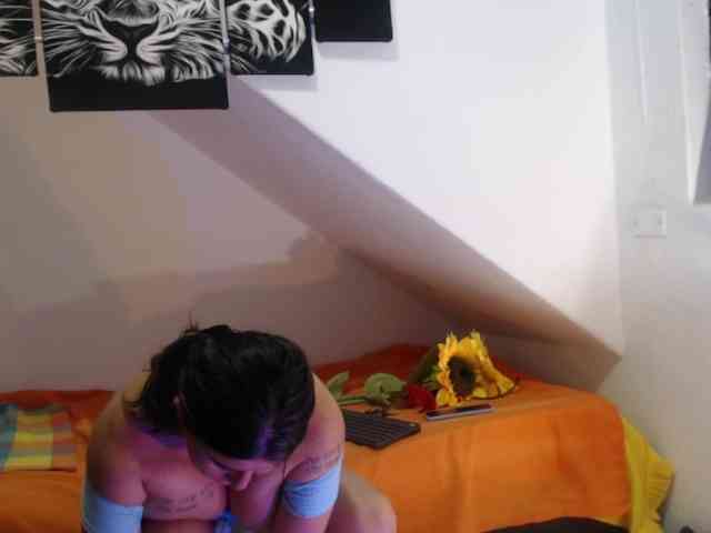 DeboraCienfuegos25 webcam