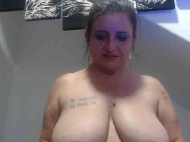 DeboraCienfuegos25 webcam