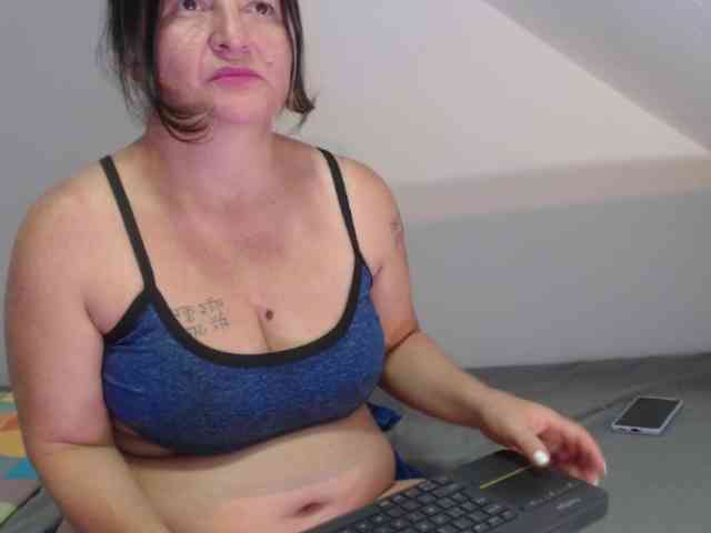 DeboraCienfuegos25 webcam