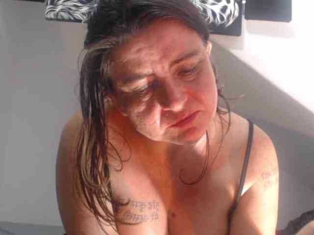 DeboraCienfuegos25 webcam