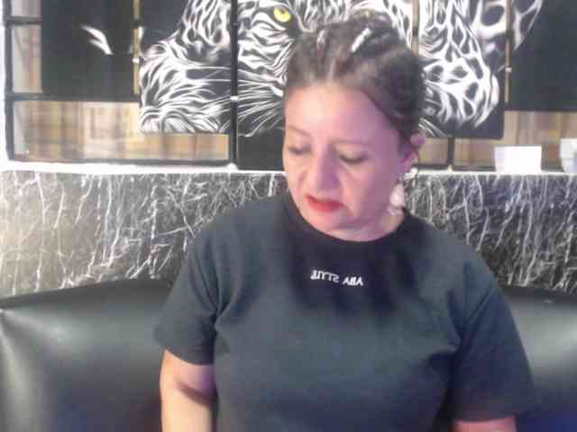 DeboraCienfuegos25 webcam