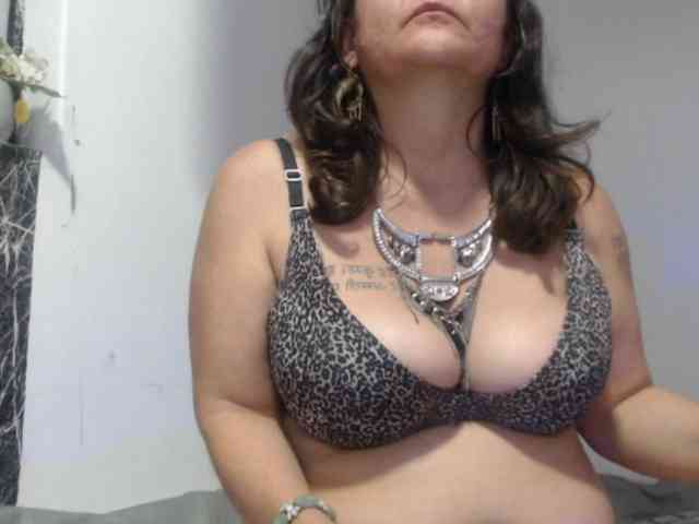 DeboraCienfuegos25 webcam