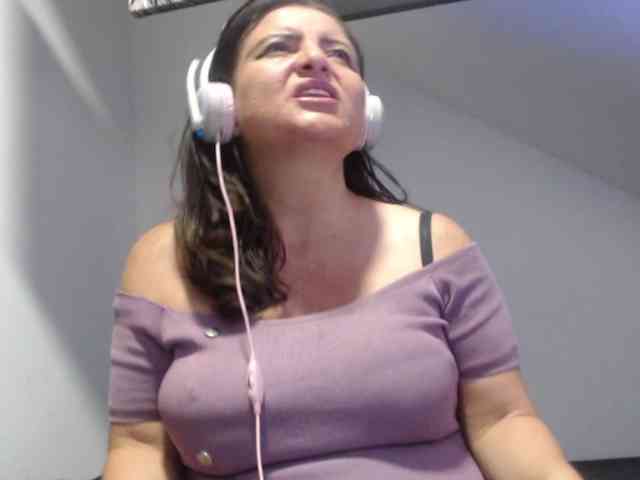 DeboraCienfuegos25 webcam