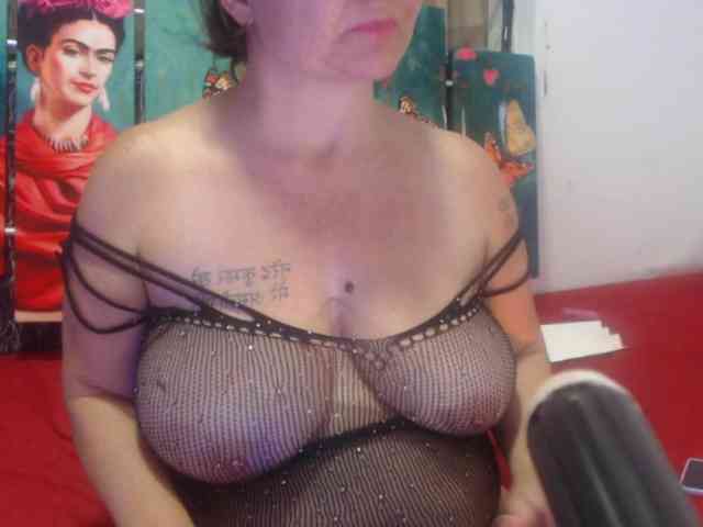 DeboraCienfuegos25 webcam