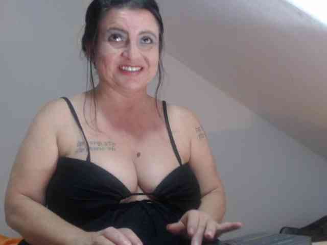 DeboraCienfuegos25 webcam