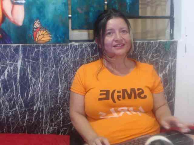 DeboraCienfuegos25 webcam