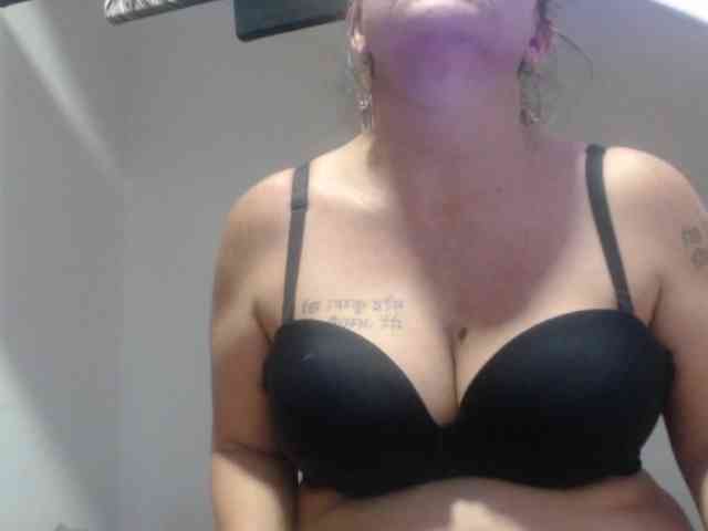 DeboraCienfuegos25 webcam