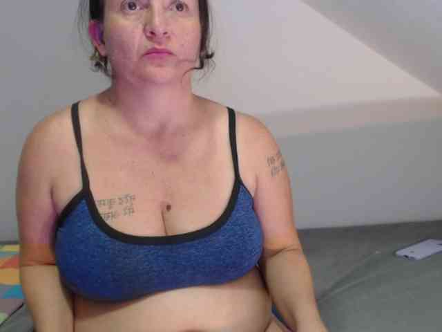 DeboraCienfuegos25 webcam