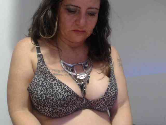 DeboraCienfuegos25 webcam