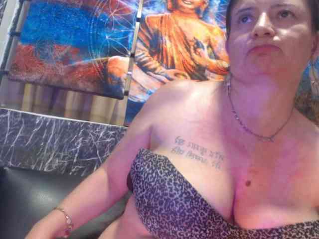 DeboraCienfuegos25 DeboraCienfuegos25