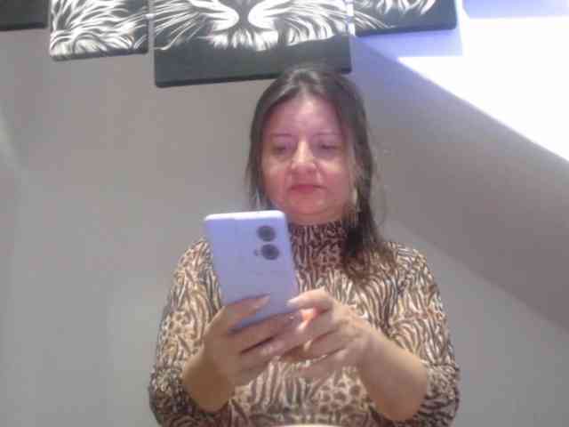 DeboraCienfuegos25 webcam