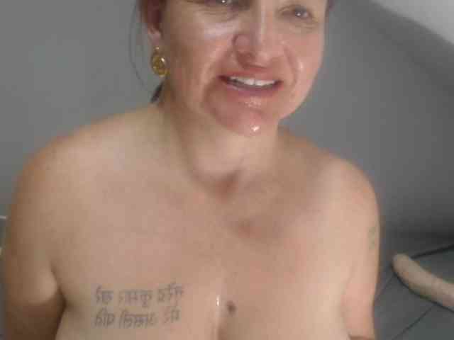 DeboraCienfuegos25 webcam