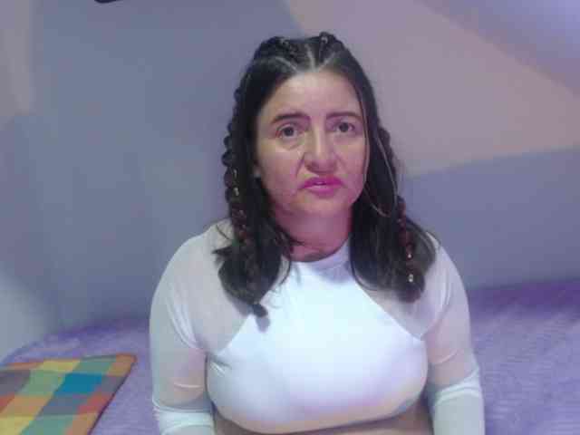 DeboraCienfuegos25 webcam