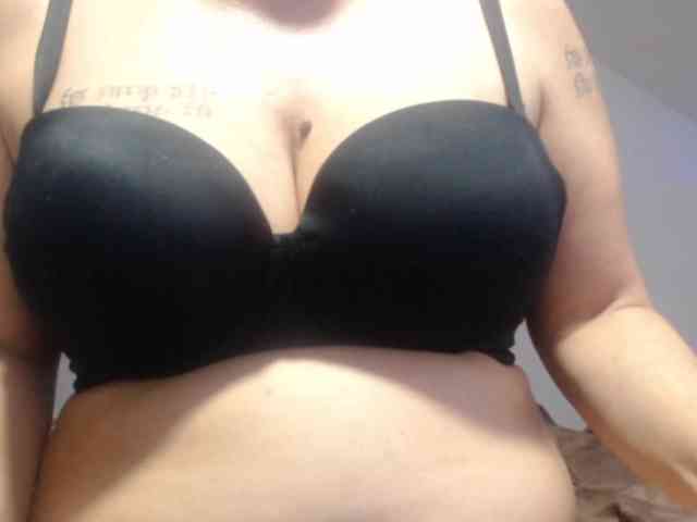 DeboraCienfuegos25 webcam