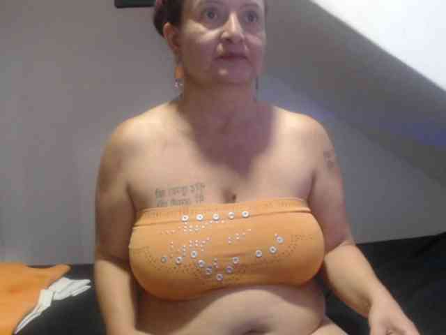 DeboraCienfuegos25 webcam