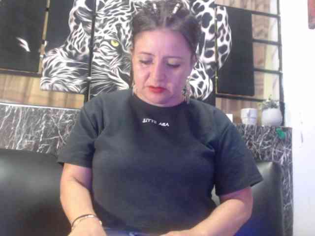 DeboraCienfuegos25 webcam