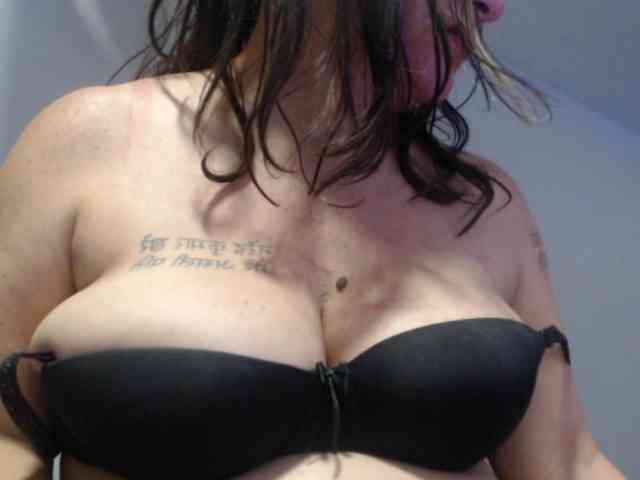 DeboraCienfuegos25 webcam