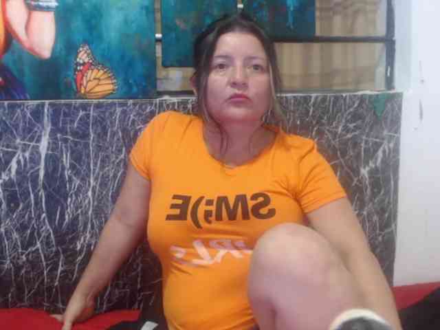 DeboraCienfuegos25 webcam