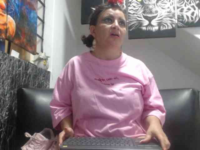 DeboraCienfuegos25 webcam