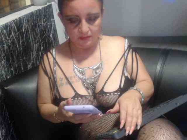 DeboraCienfuegos25 webcam