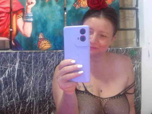 DeboraCienfuegos25 webcam