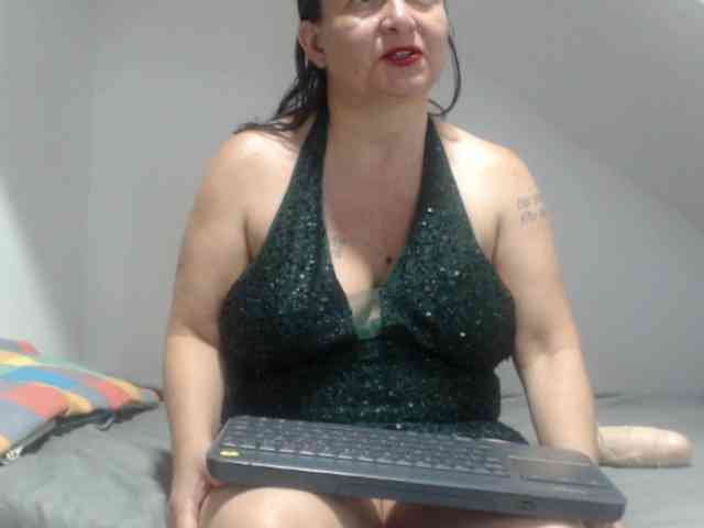 DeboraCienfuegos25 webcam