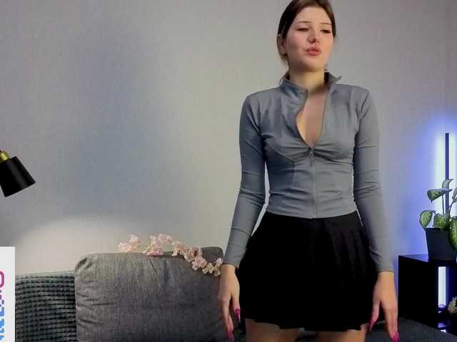 evelinav1uv from BongaCams