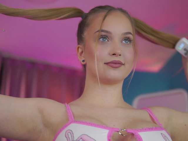 ElyssawetXX's BongaCams show and profile