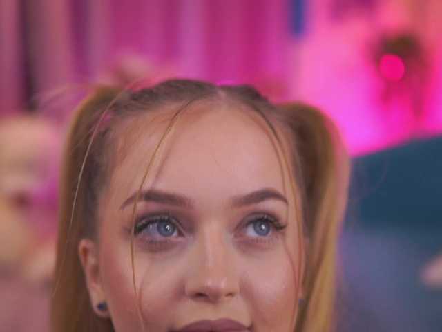 ElyssawetXX's BongaCams show and profile