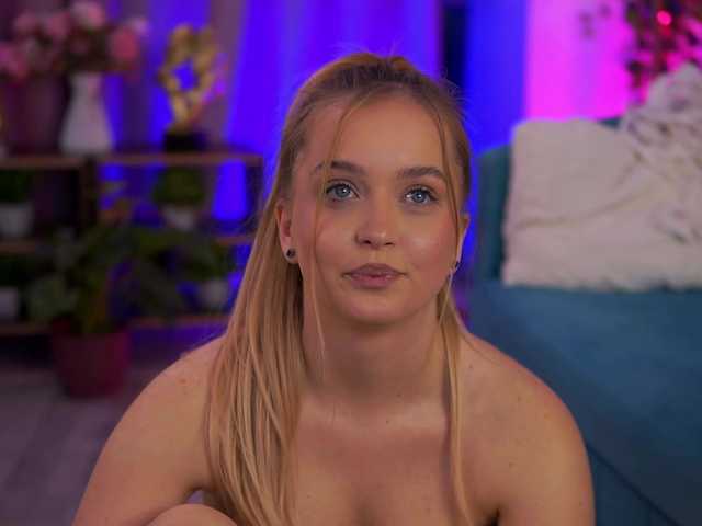 ElyssawetXX's BongaCams show and profile